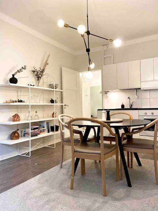 Glorious Apartment In Hakaniemi Helsinki Buitenkant foto